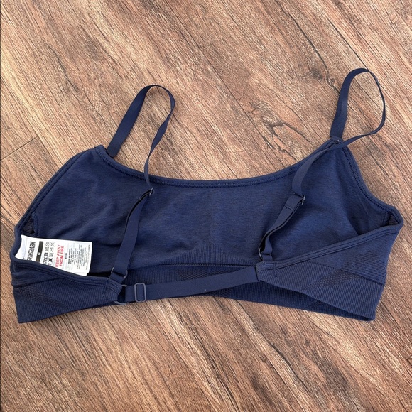 Gymshark shorts and sports bra set - Picture 3 of 3